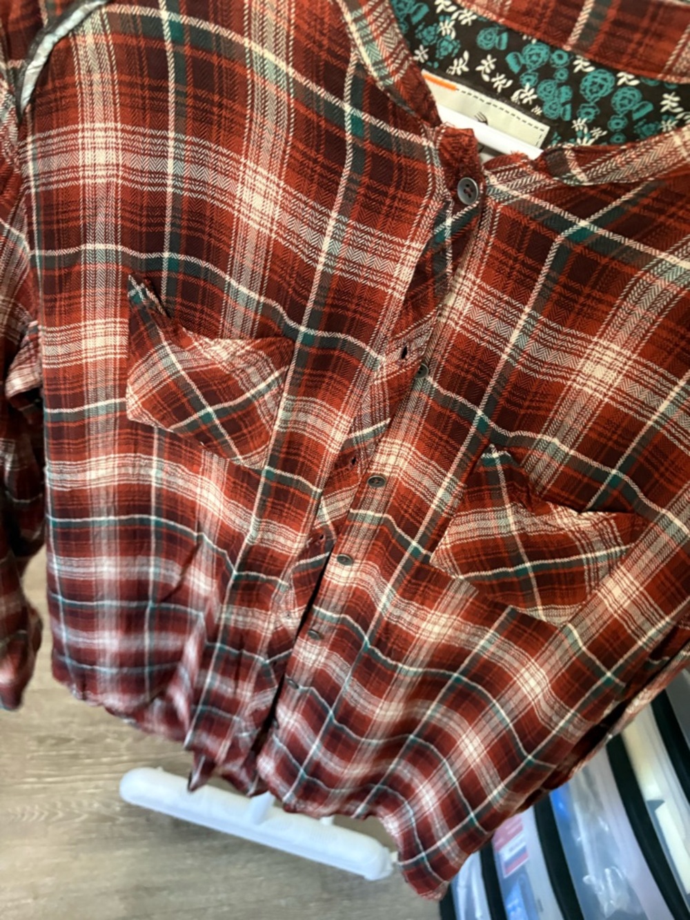 Legendary Whitetails button down - Picture 3 of 5